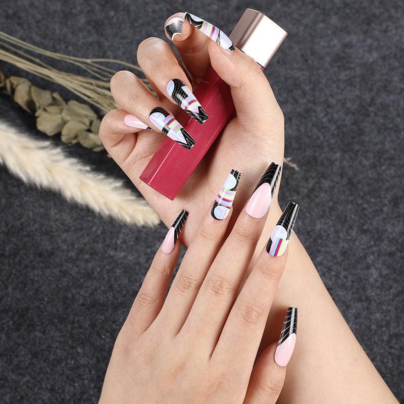 Creative artificial nails with modern graphic designs Bowlift