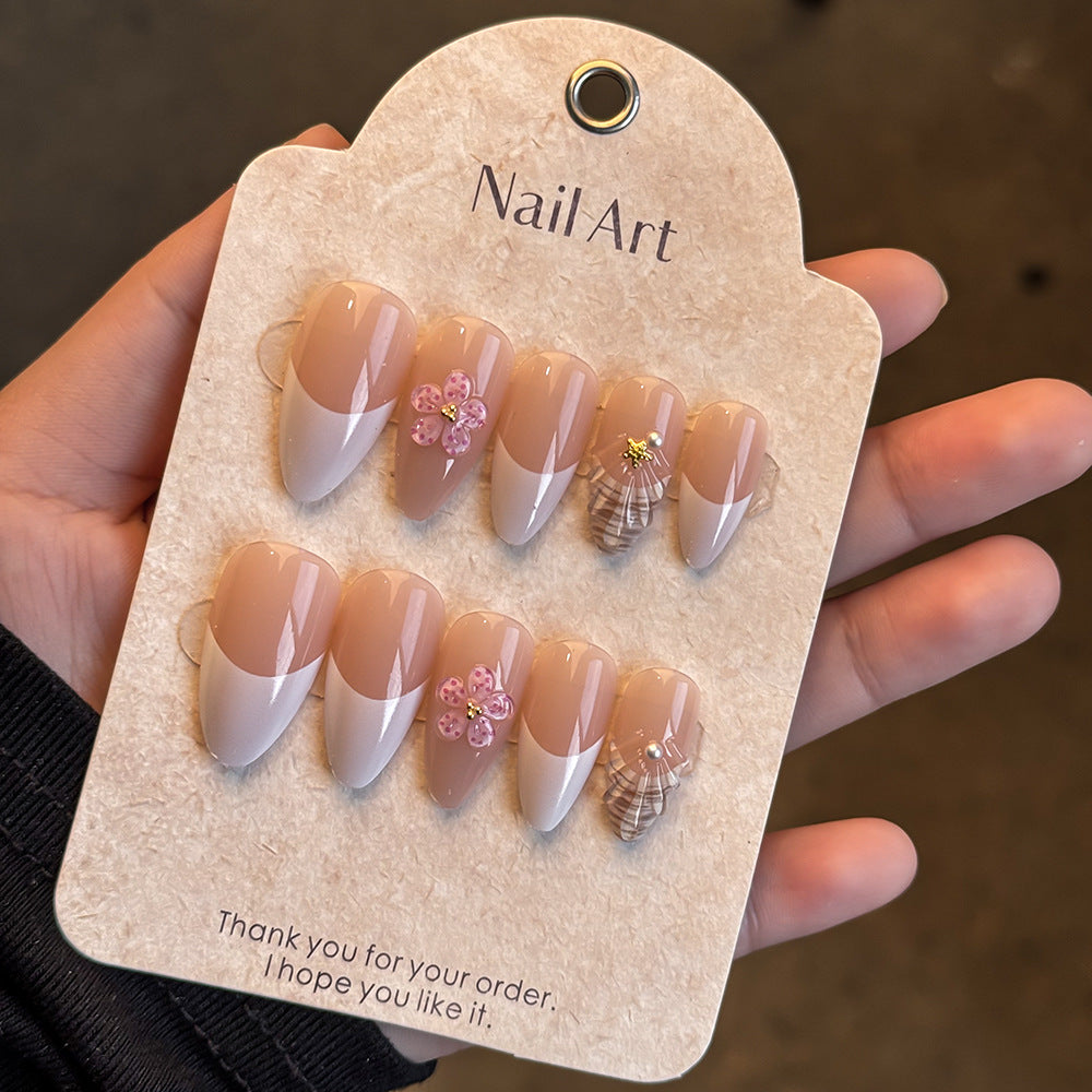 Elegant Floral Accent Press-On Nail Set Bowlift