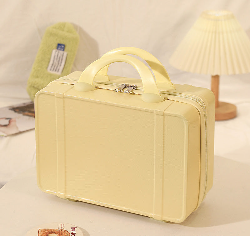 hard-shell travel cosmetic case with double-zip closure top handle and protective feet Bowlift