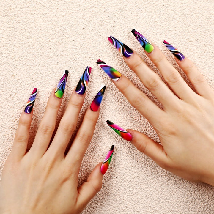 Artificial nails with creative pattern Bowlift