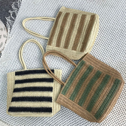 Designer bag with graphic striped pattern Bowlift