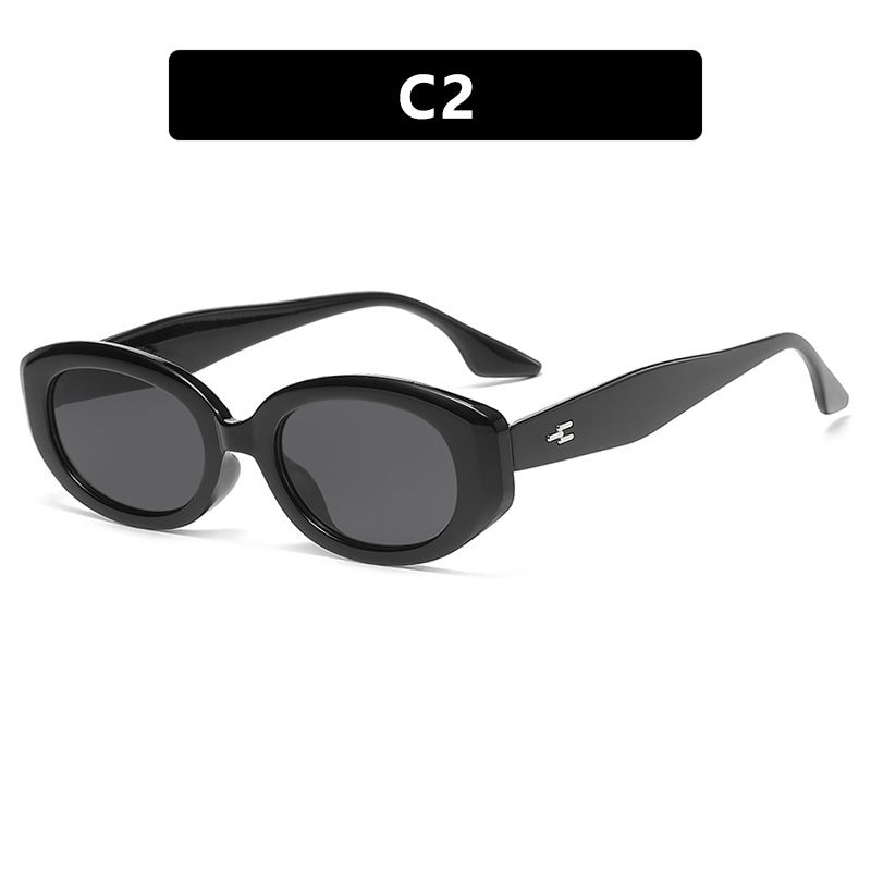 Women's fashionable sunglasses in elegant playful design Bowlift