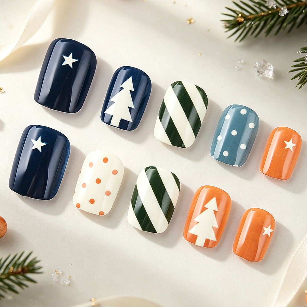 Holiday-Themed Nail Art Design Bowlift
