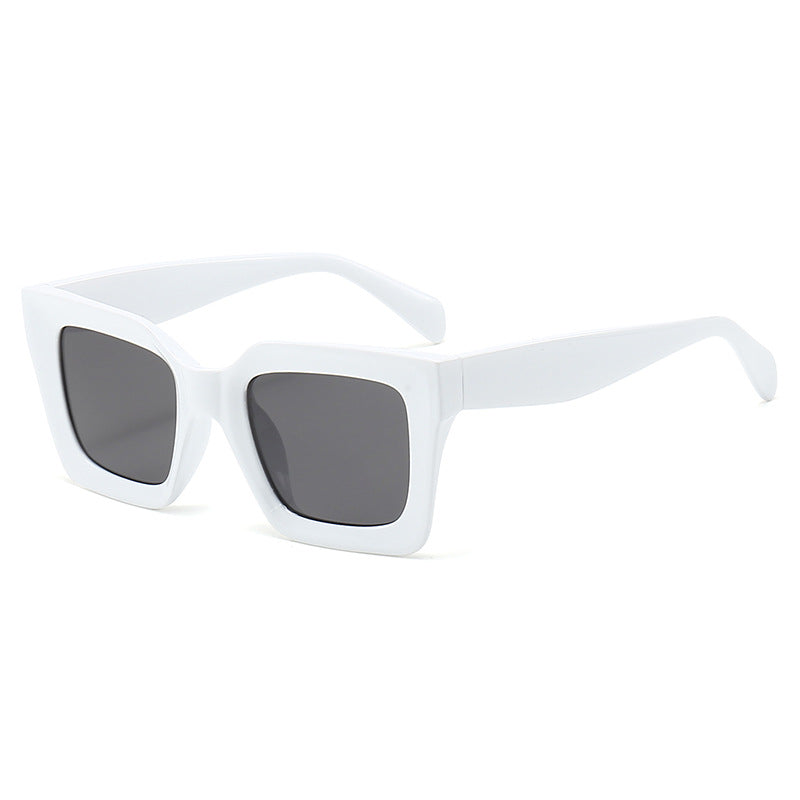 Women Fashionable Square Sunglasses with Trendy Frame and Protective UV Filter Bowlift
