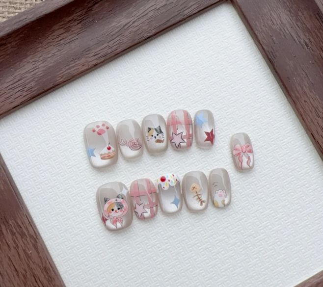 Stylish Press-On Nail Set Bowlift