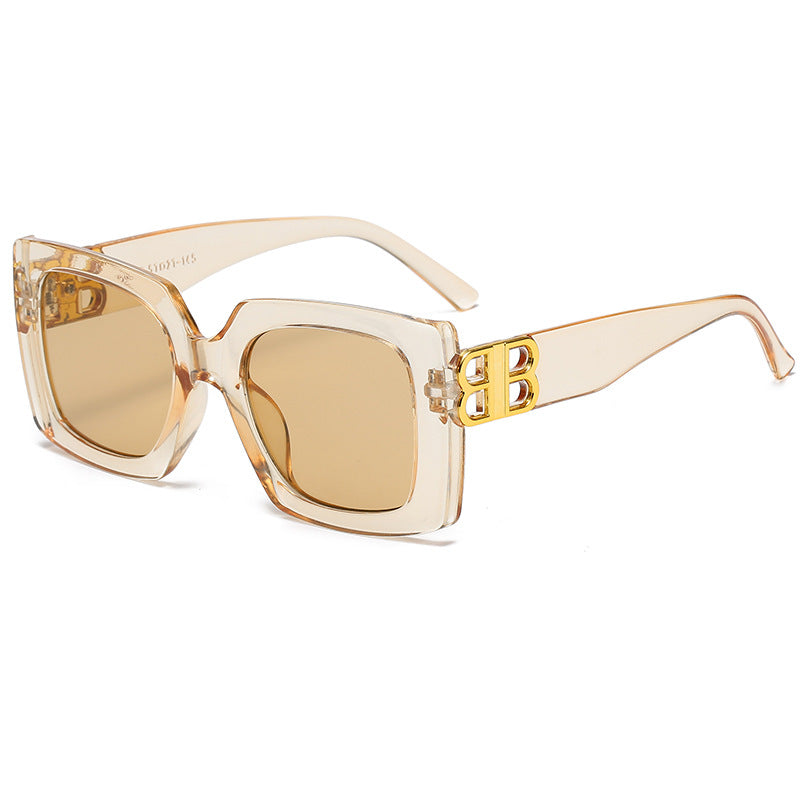 Ladies oversized sunglasses with elegant design and luxurious details Bowlift