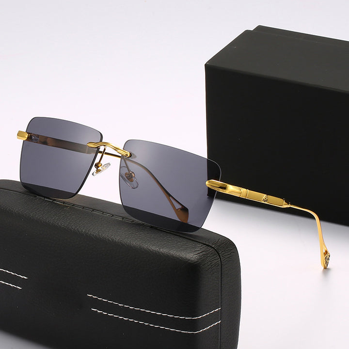 Women's fashionable square sunglasses with luxurious metal accents Bowlift