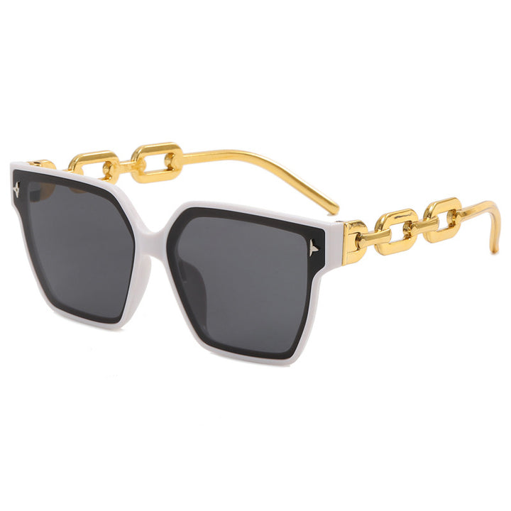 Ladies fashionable square sunglasses with luxurious accents Bowlift