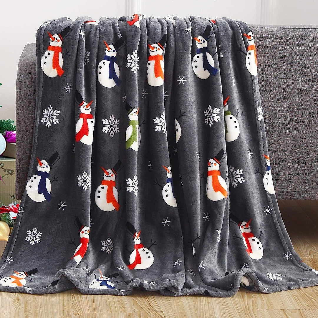 Festive Holiday-Themed Plush Throw Blanket