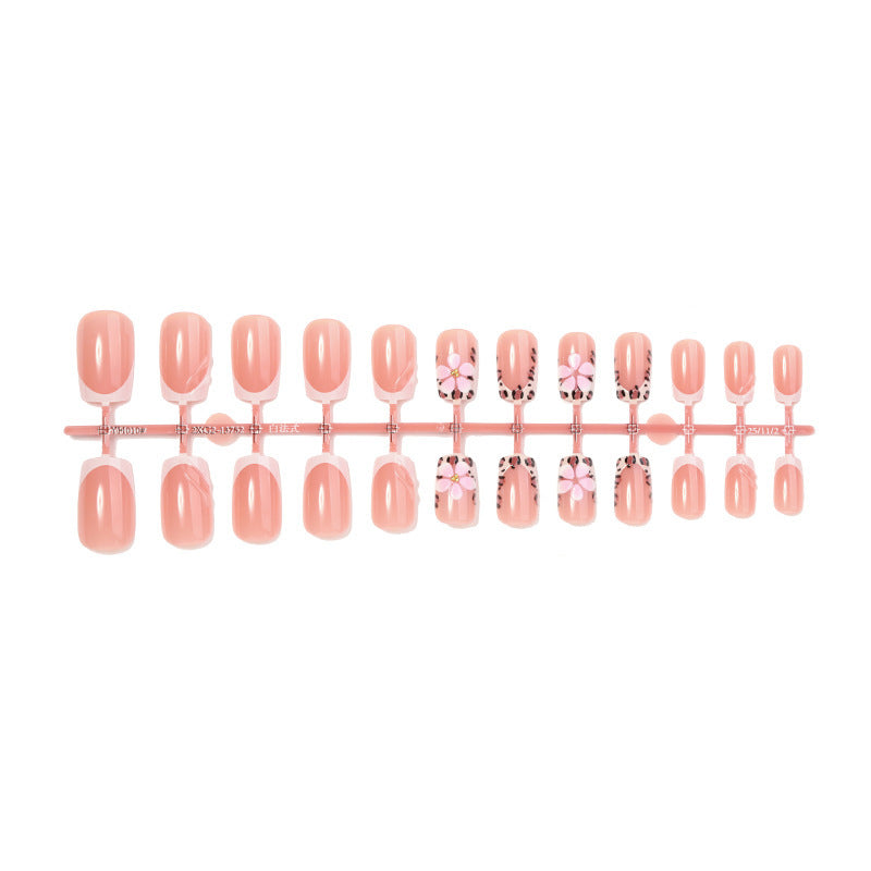 Creative Nail Art Set with Flower and Leopard Pattern Bowlift