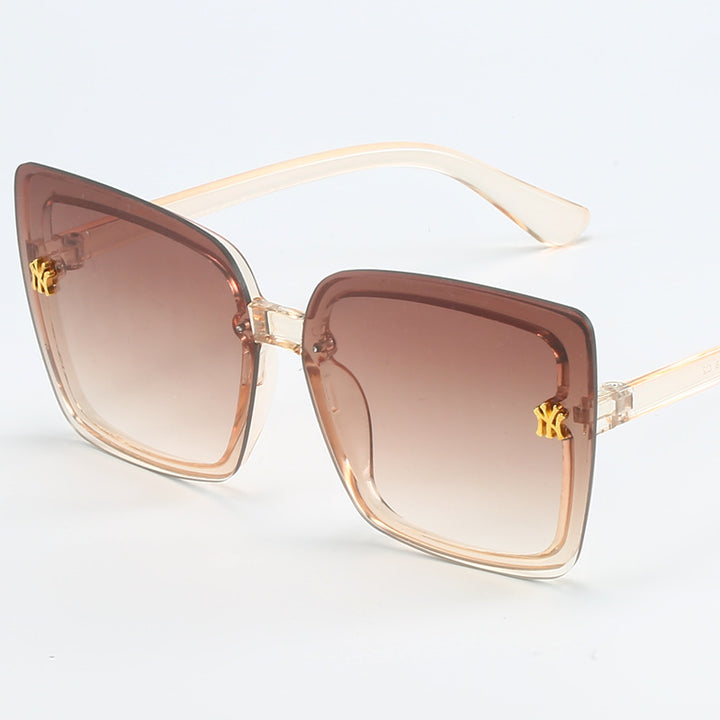 Ladies stylish square sunglasses with elegant details Bowlift