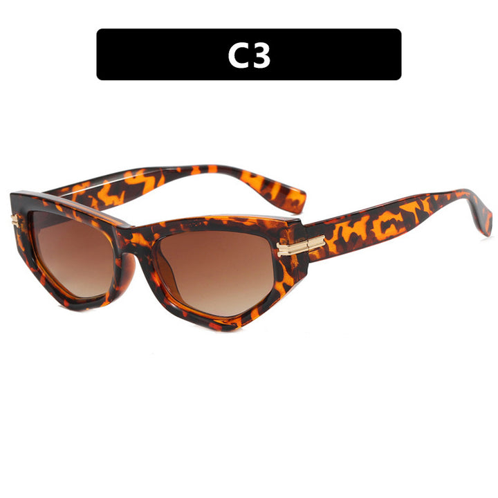 Ladies geometric sunglasses with curved frame and protective UV filter Bowlift