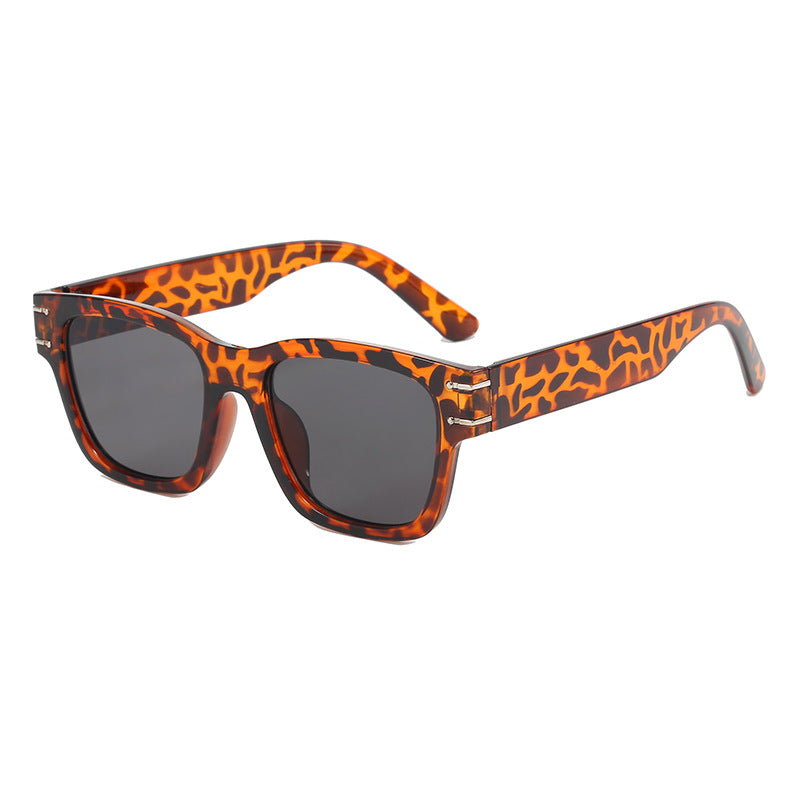 Women's fashionable oversized sunglasses with durable plastic frame Bowlift