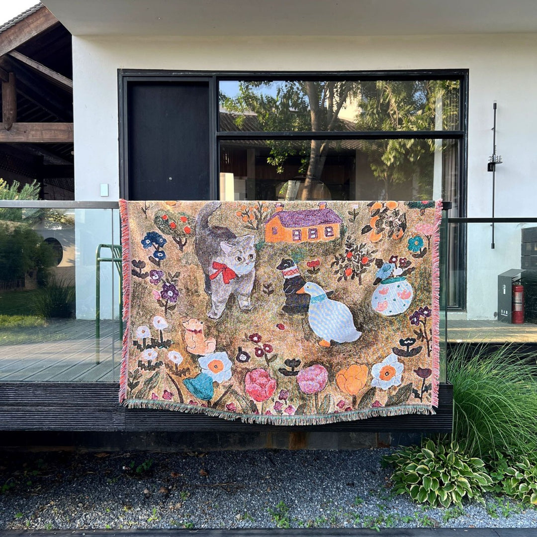 Artistic Animal-Themed Tapestry Throw Blanket