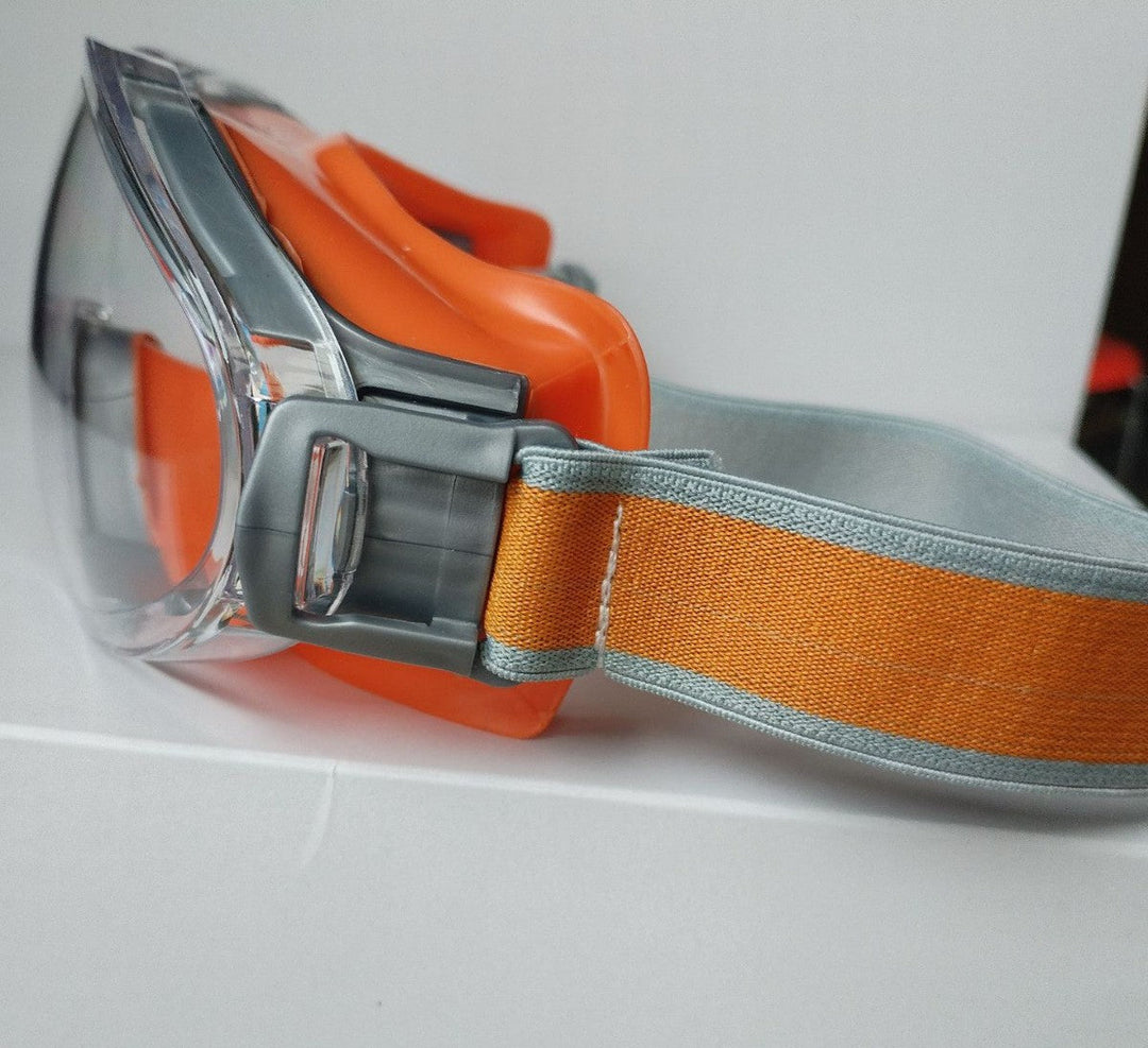Anti-fog splash resistant safety goggles with adjustable elastic strap and soft silicone seal Bowlift