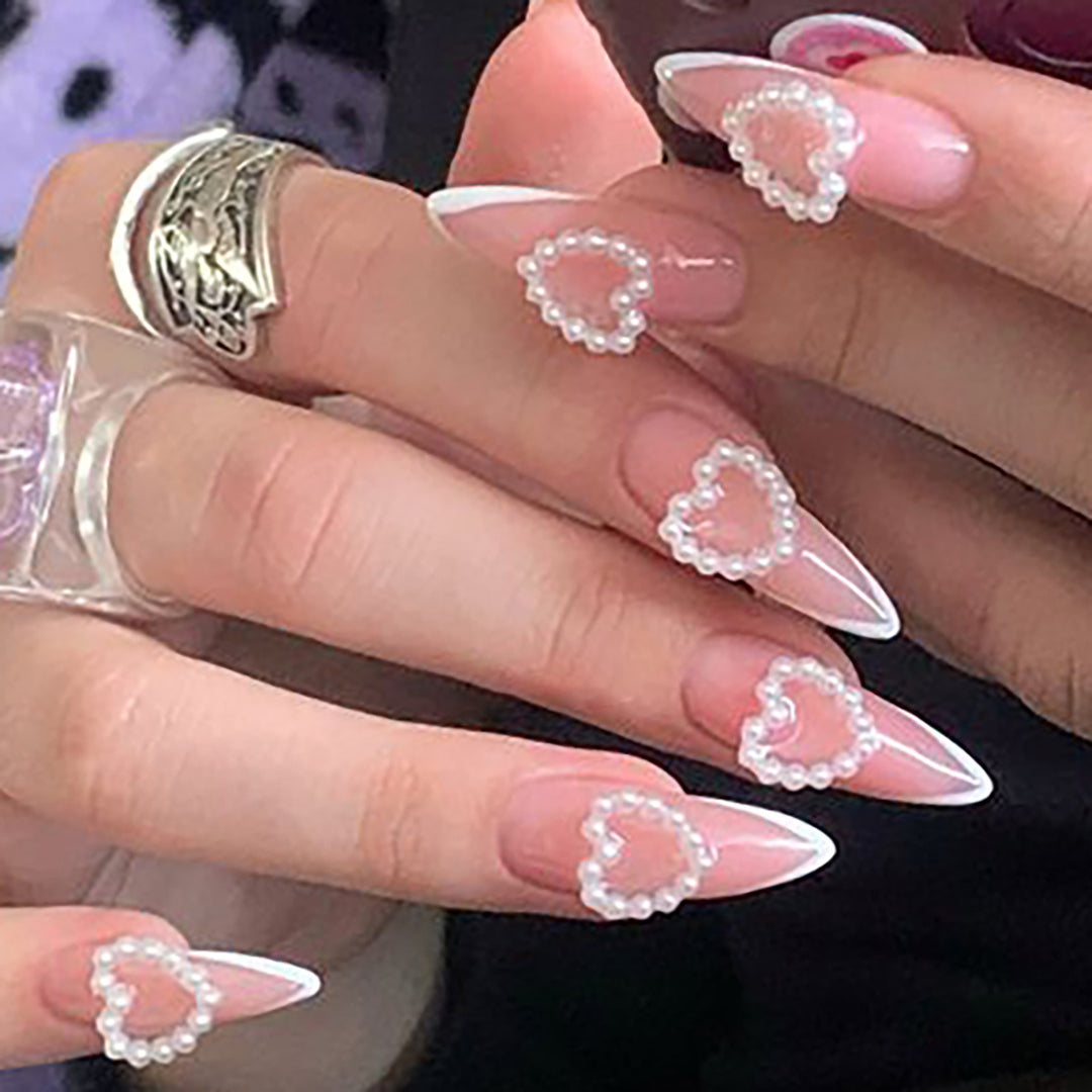 Heart-Design Press-On Nails with Pearl Accents Bowlift