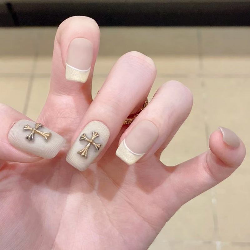 Glamorous artificial nails with creative embellishments Bowlift