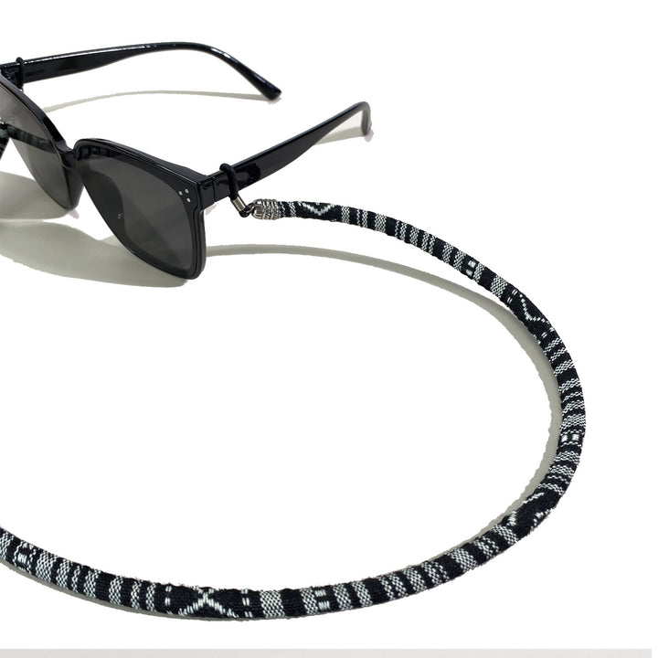 Beaded Eyewear Chain Bowlift