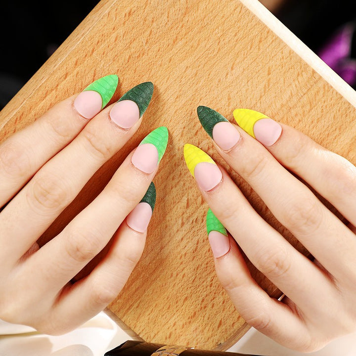 Creative artificial nails with trendy geometric design Bowlift