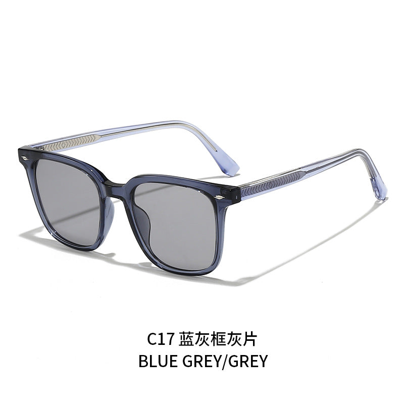Women stylish sunglasses in elegant tortoise shell design Bowlift