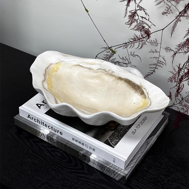 Decorative bowl inspired by shells