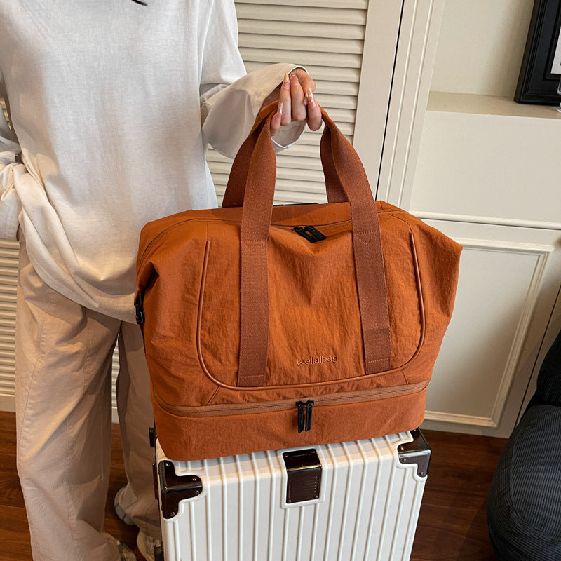 Sporty Travel Bag With Innovative Storage Bowlift