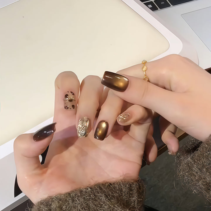 Glamorous artificial nails with exclusive accents Bowlift