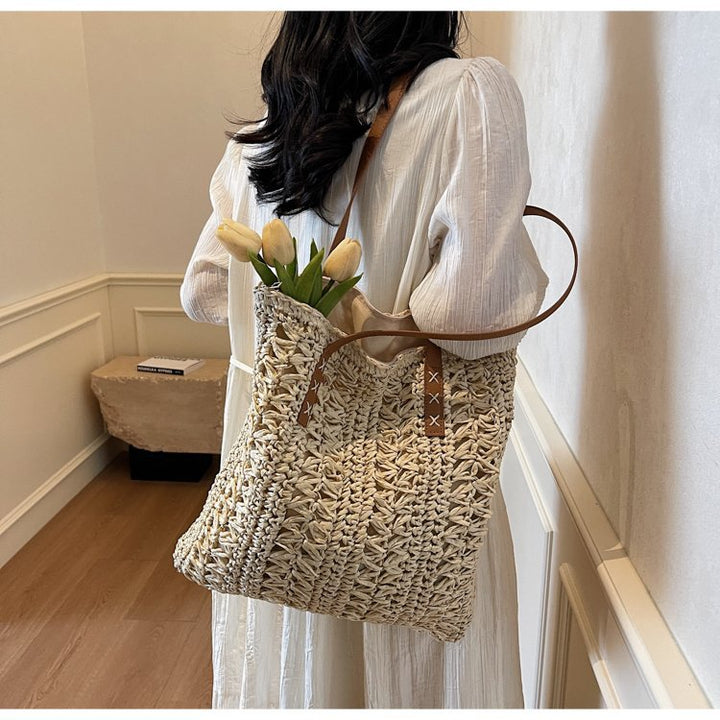 Spacious straw shopping bag with leather handles Bowlift