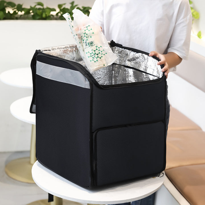Unisex cooler bag with multiple compartments and padded carrying handle Bowlift