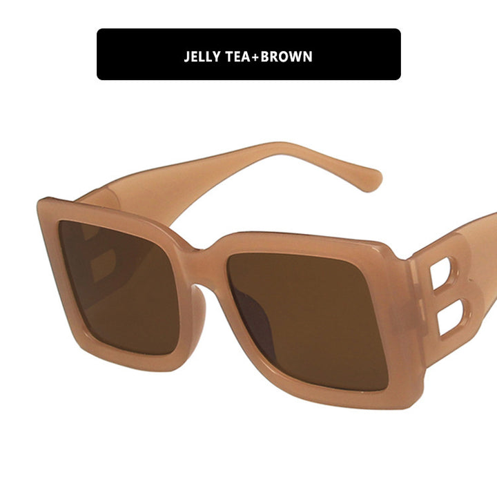Ladies fashionable sunglasses in trendy leopard design Bowlift