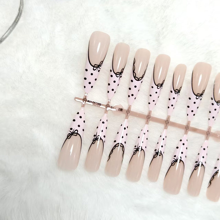 Trendy Nail Art Bowlift