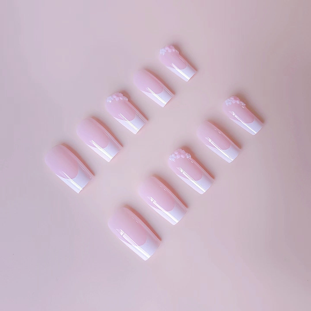 Artificial nail set with romantic flower decorations Bowlift