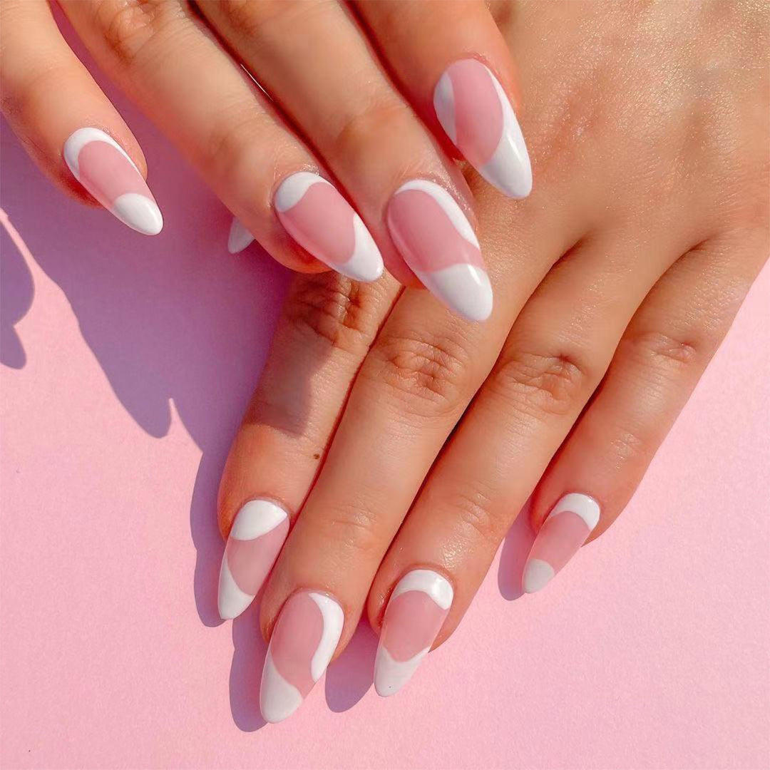 Artistic stiletto nails with elegant color structures Bowlift