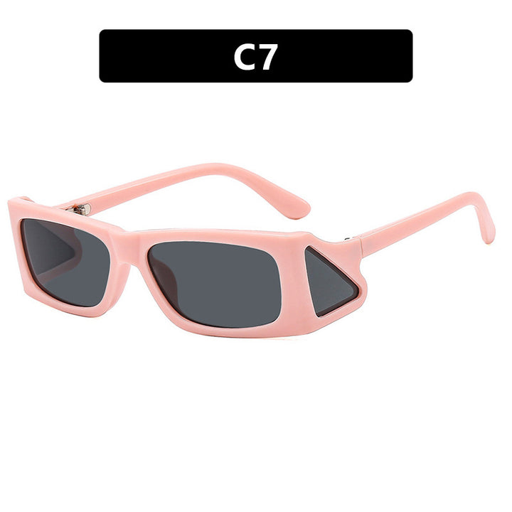 Ladies extravagant sunglasses in geometric design Bowlift
