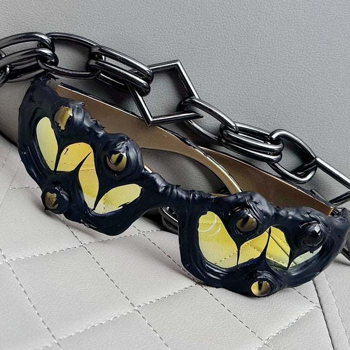 Ladies extravagant sunglasses with unique frame and eye-catching detail Bowlift