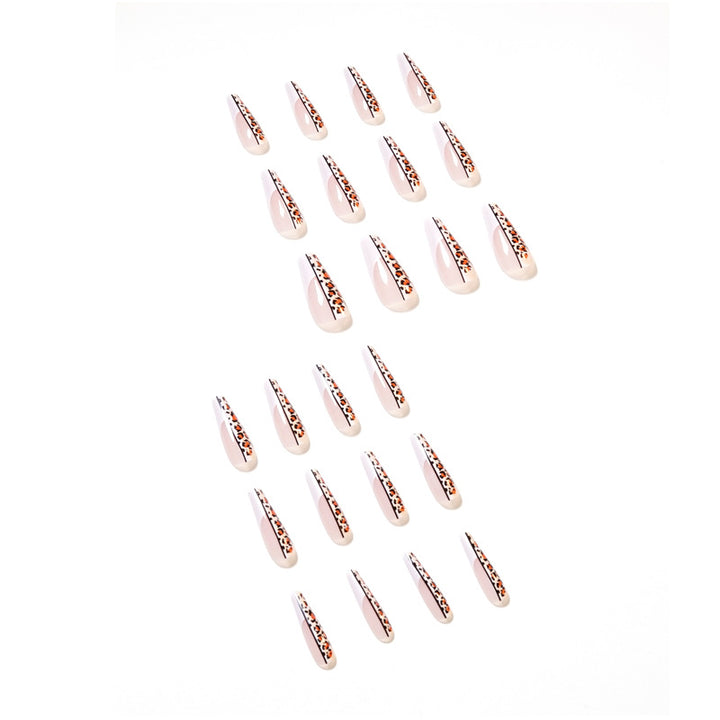 Artful nail extensions in modern leopard design Bowlift
