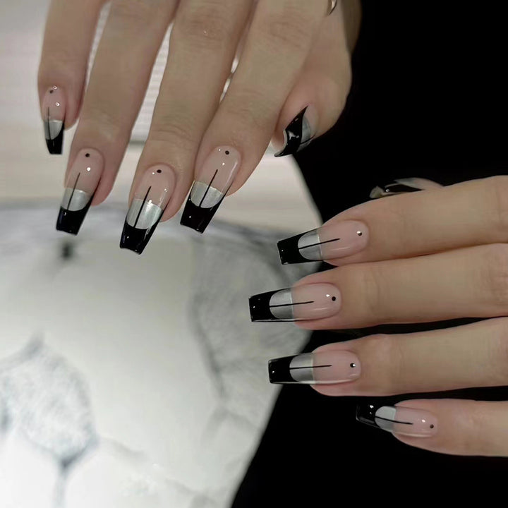 Trendy French Manicure Bowlift