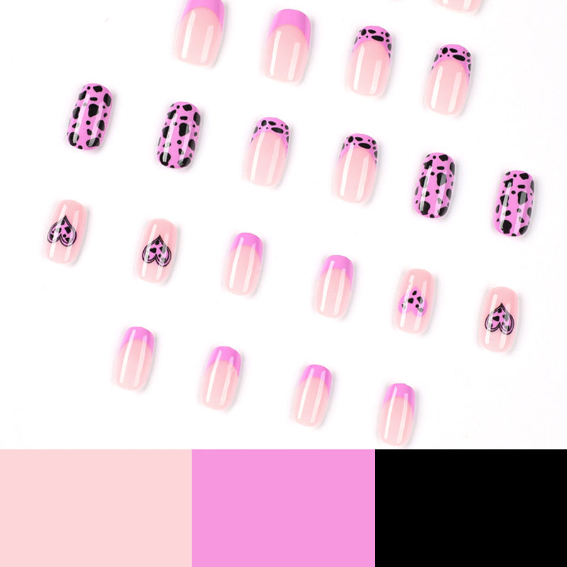 Artful nail art in romantic heart design Bowlift