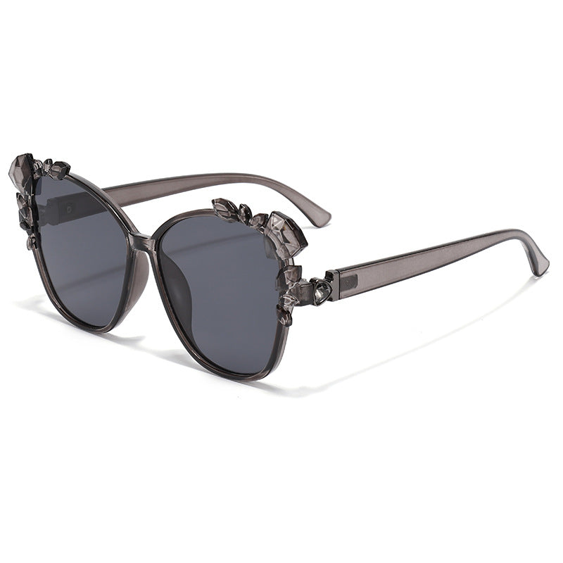 Glamorous Cat-Eye Sunglasses with Crystal Embellishments Bowlift