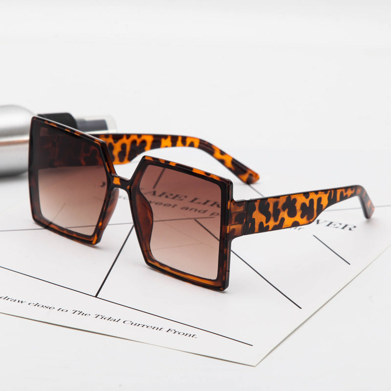 Women's Fashionable oversized sunglasses in modern hexagon design Bowlift