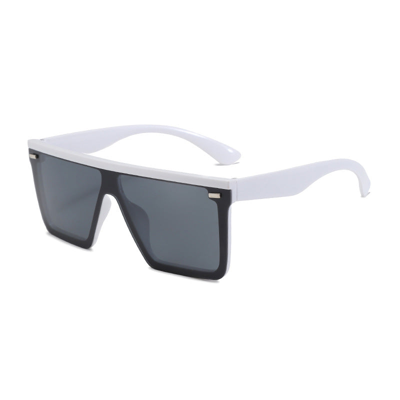 Women's Sporty Oversized Sunglasses with Modern Frame Bowlift