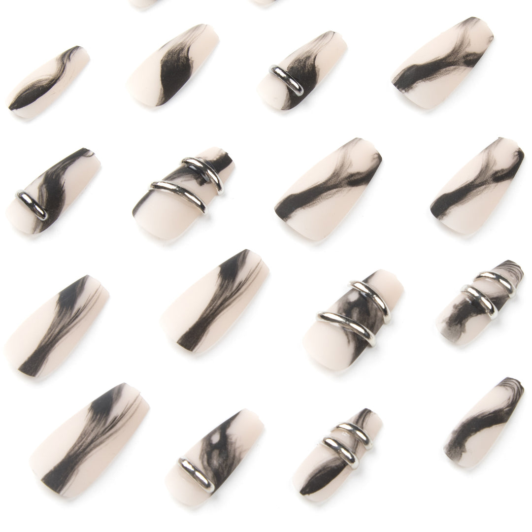 Trendy and creative artificial nails Bowlift
