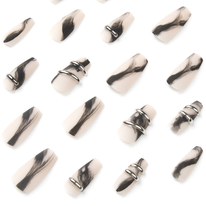 Trendy and creative artificial nails Bowlift