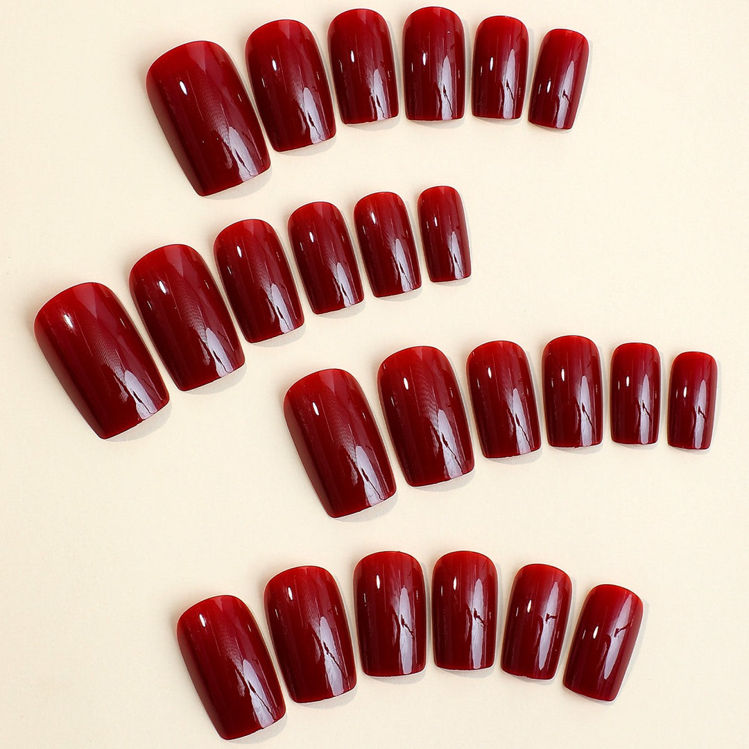 Artificial nail set with elegant, glossy finish Bowlift