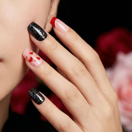 Creative artificial nails with heart design and glitter effects Bowlift
