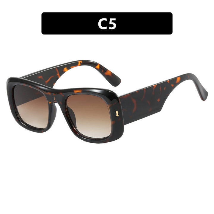 Women's square sunglasses with reflective protective lenses and modern frame construction Bowlift
