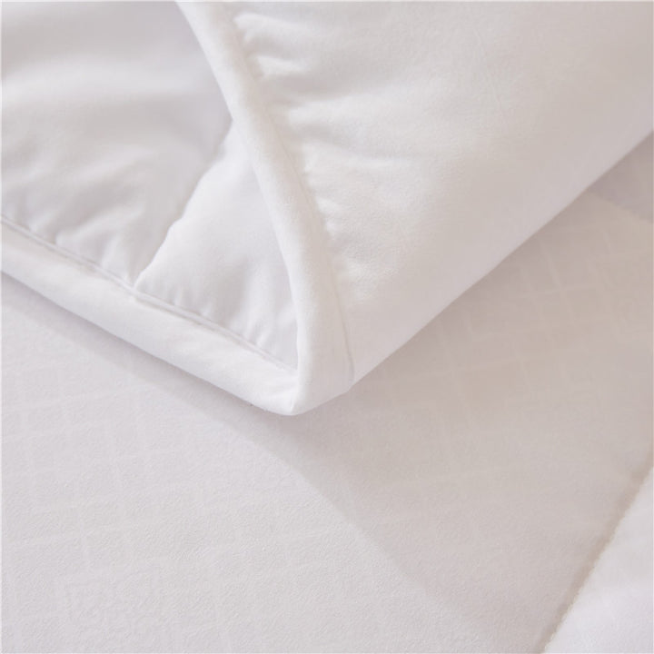 Ladies Allergy-Friendly Quilted Blanket with Breathable Microfiber Cover Bowlift