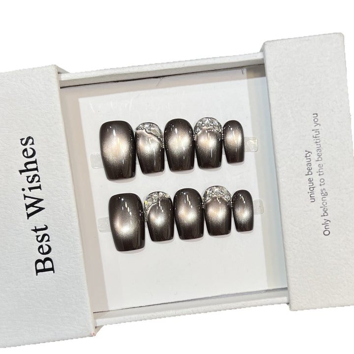 Elegant Press-On Nail Art Set with Rhinestone Accents Bowlift