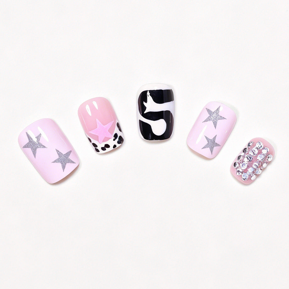 Artistic Press-On Nail Art Design Bowlift