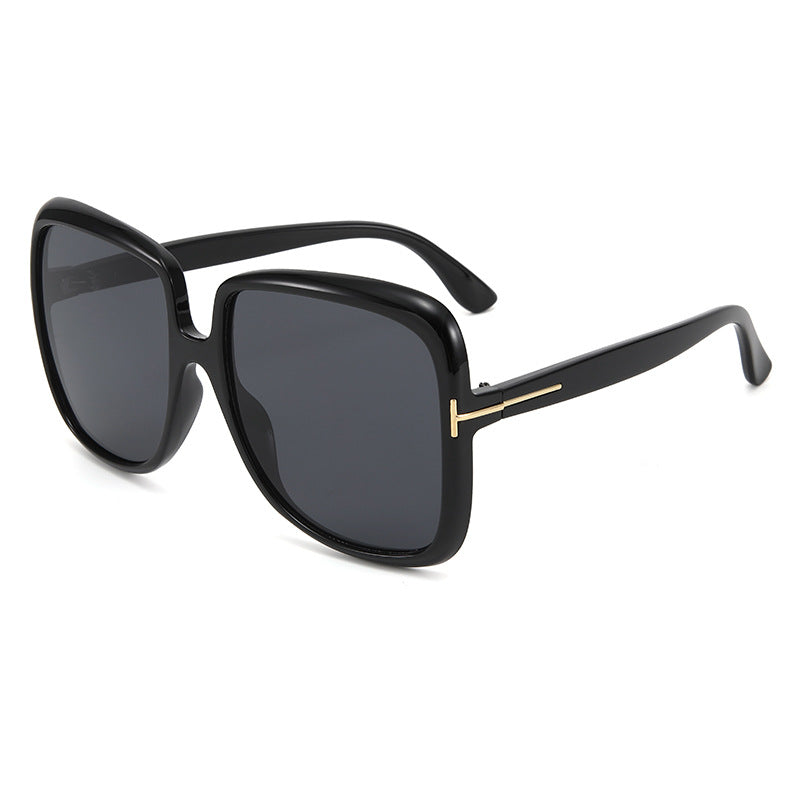 Women elegant oversized sunglasses with delicate frame Bowlift